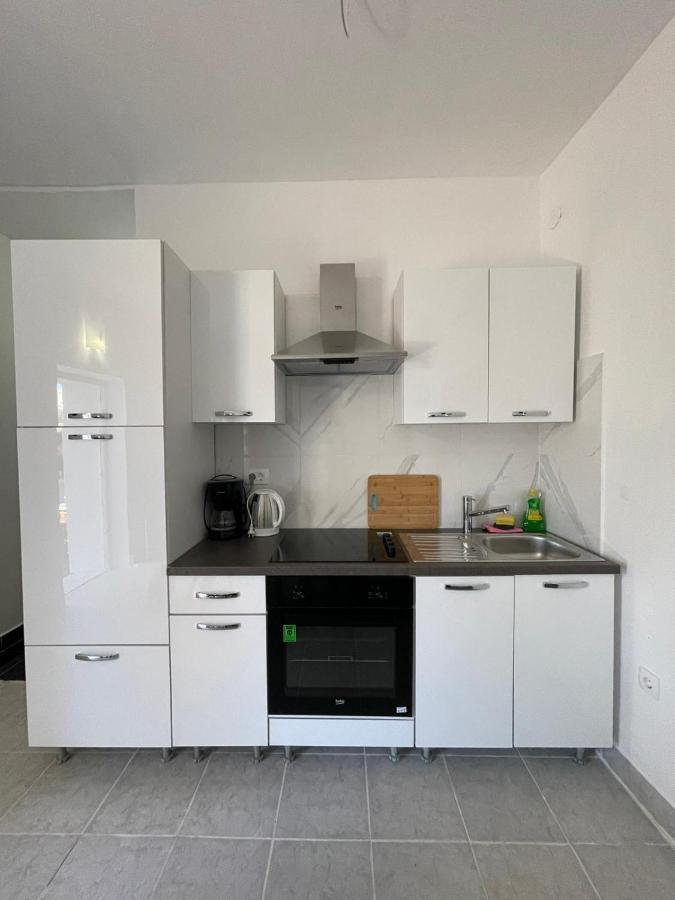 Ground Floor With Parking Erny Apartment