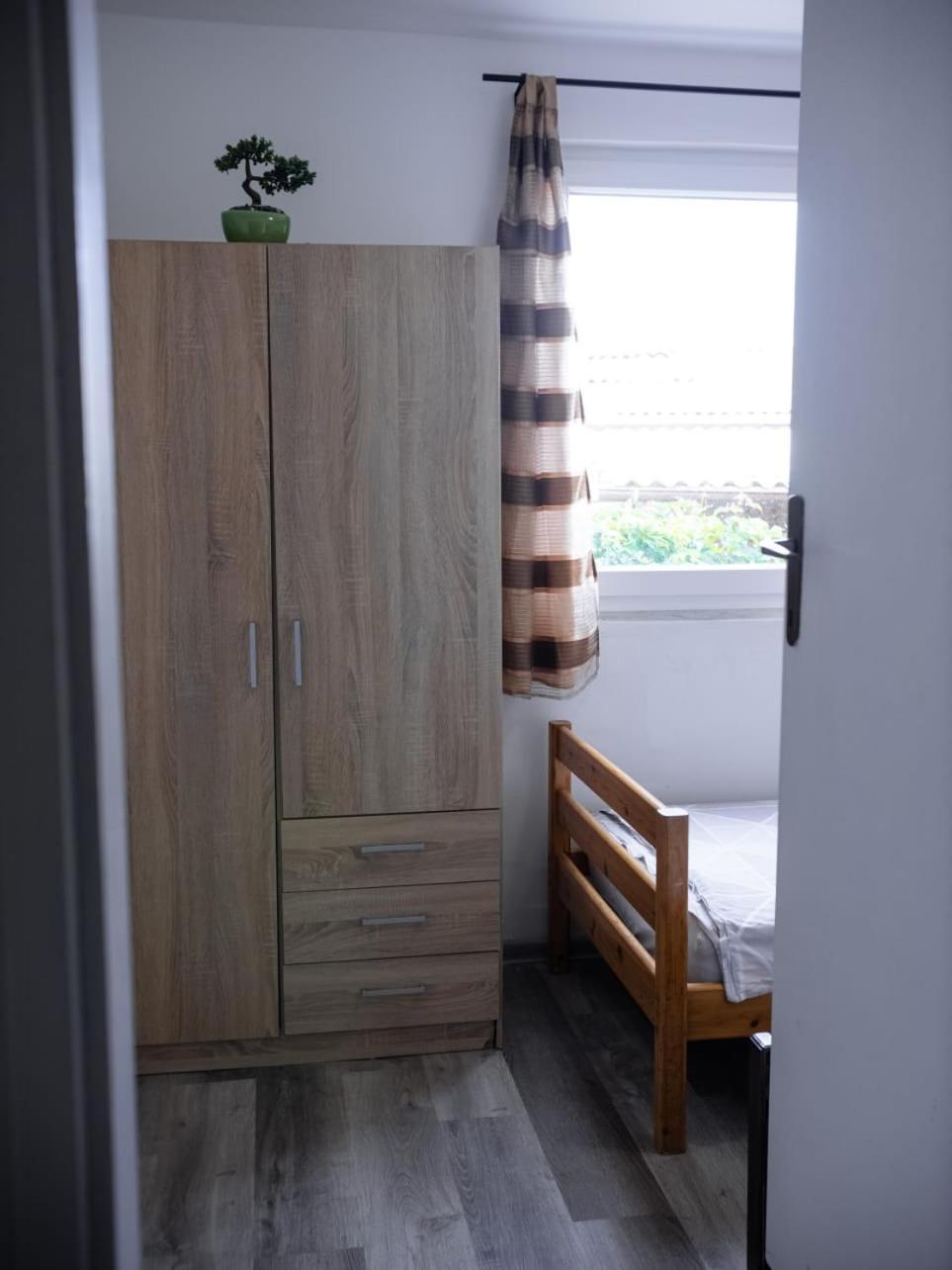 Ground Floor With Parking Erny Pula