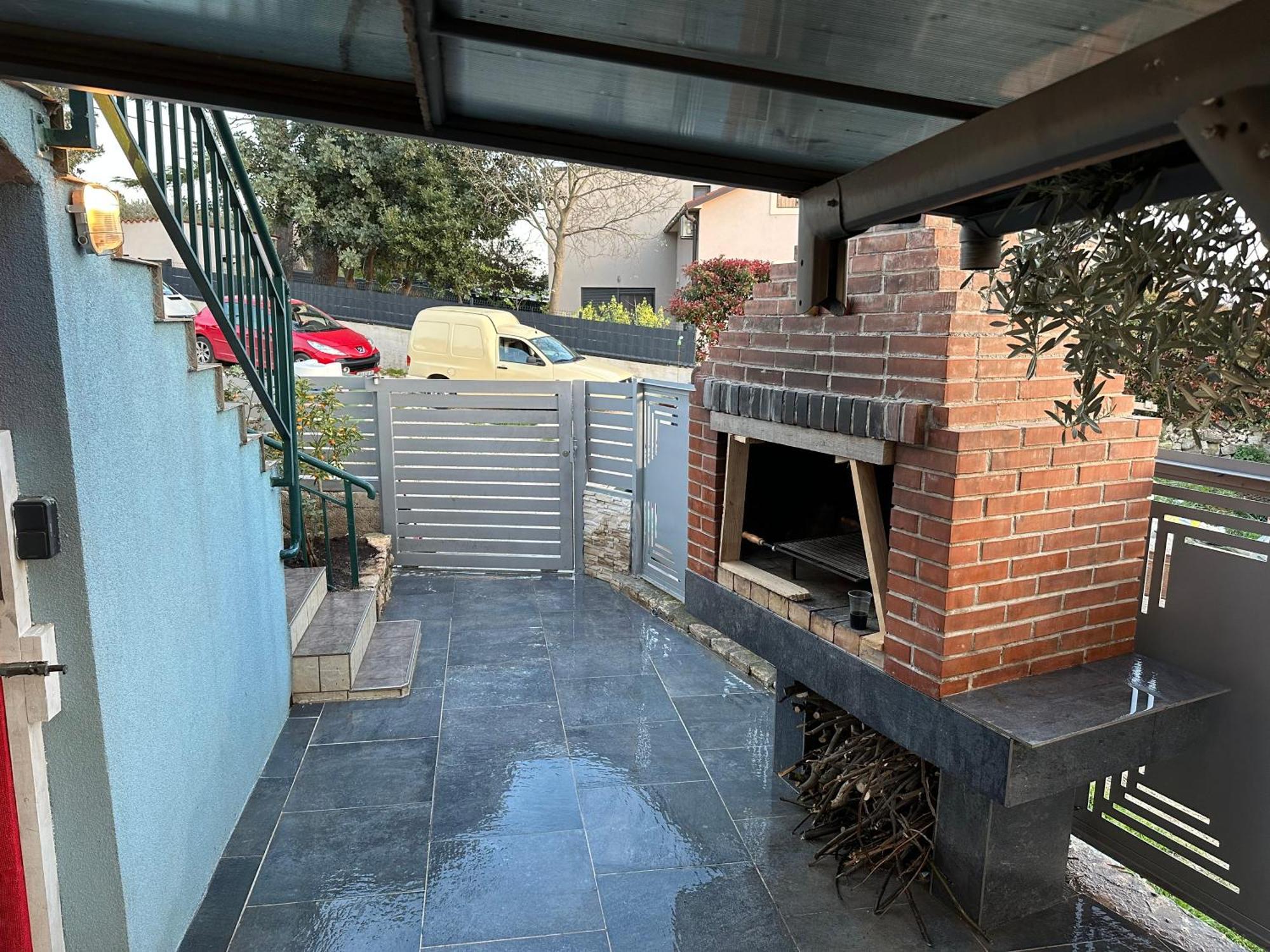 Ground Floor With Parking Erny Apartment Pula